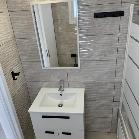 Ground Floor 1br Double Bed Rm 5 Paphos
